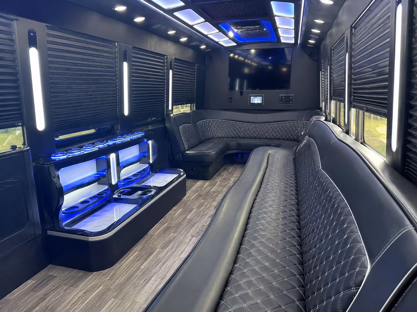 new rochelle quinceanera sweet 16 party bus rental