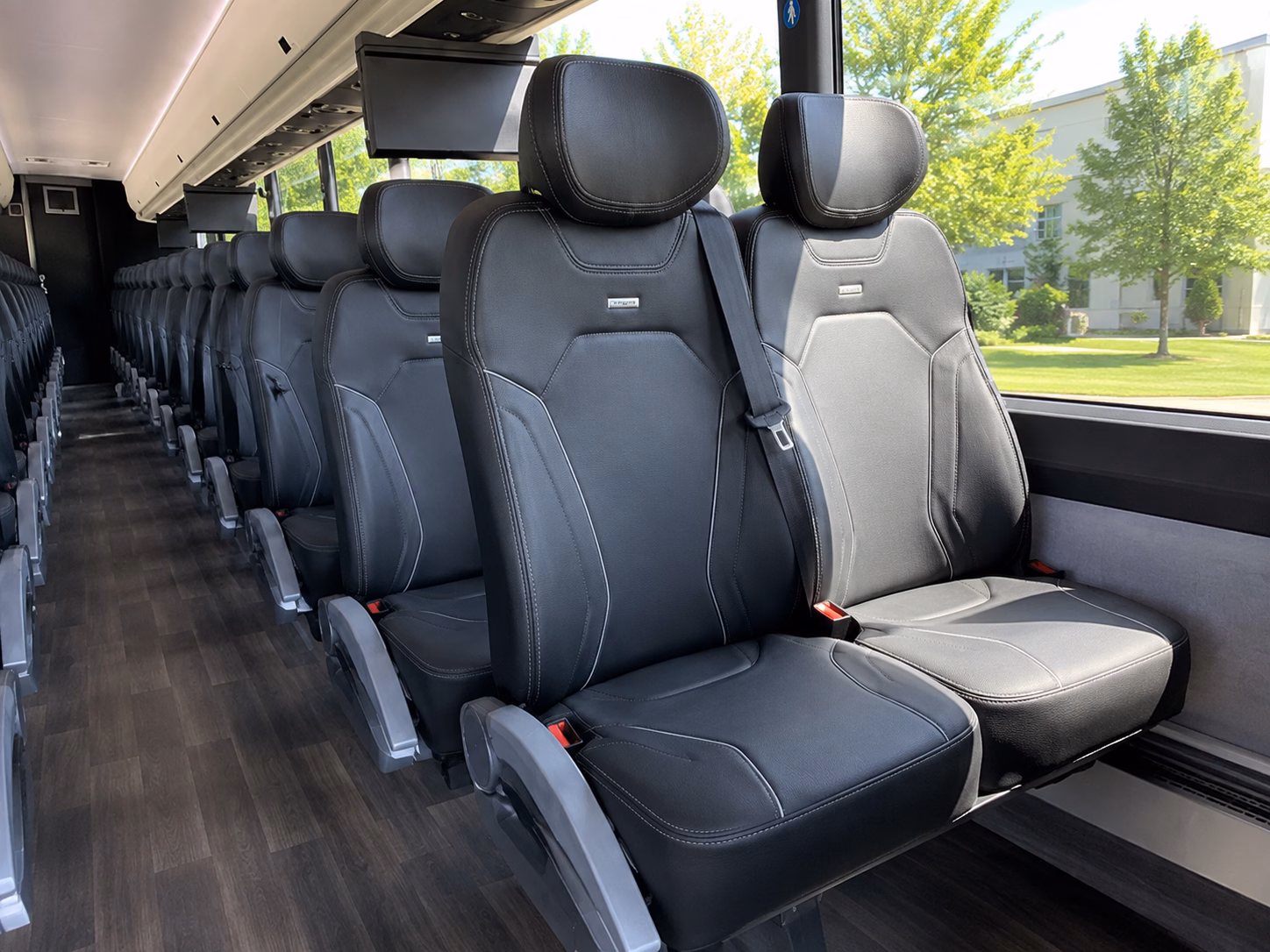 whatever your group size there is a prom bus in the network for new rochelle